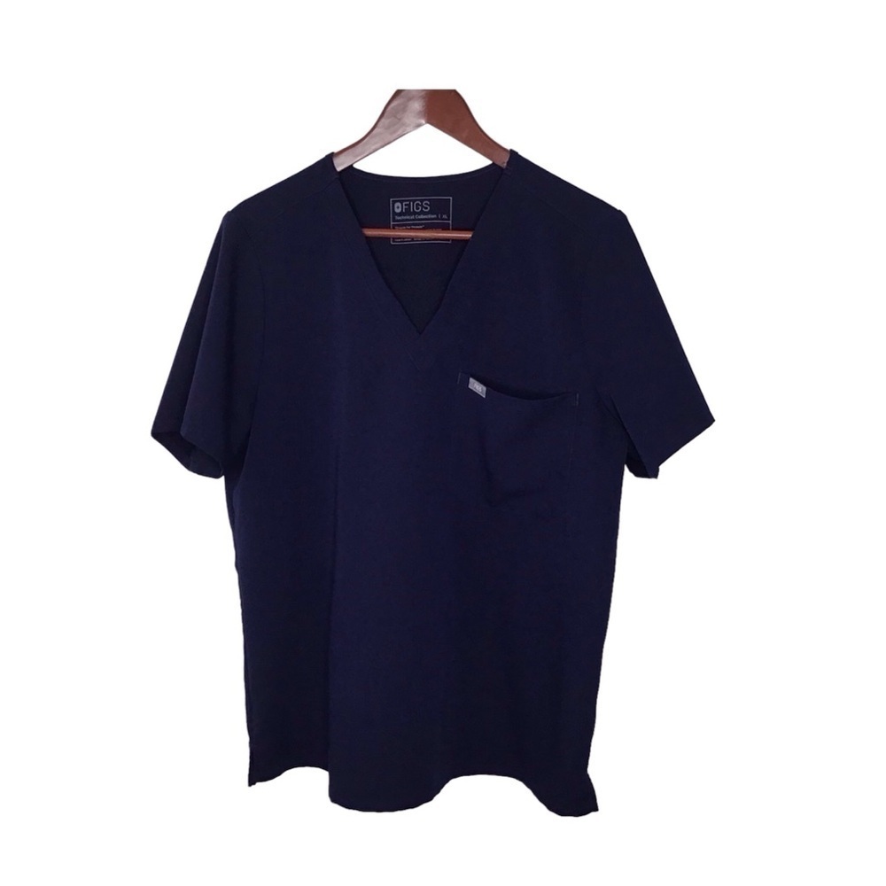 Figs Catarina One Pocket Scrub Top in Navy Size XLarge.